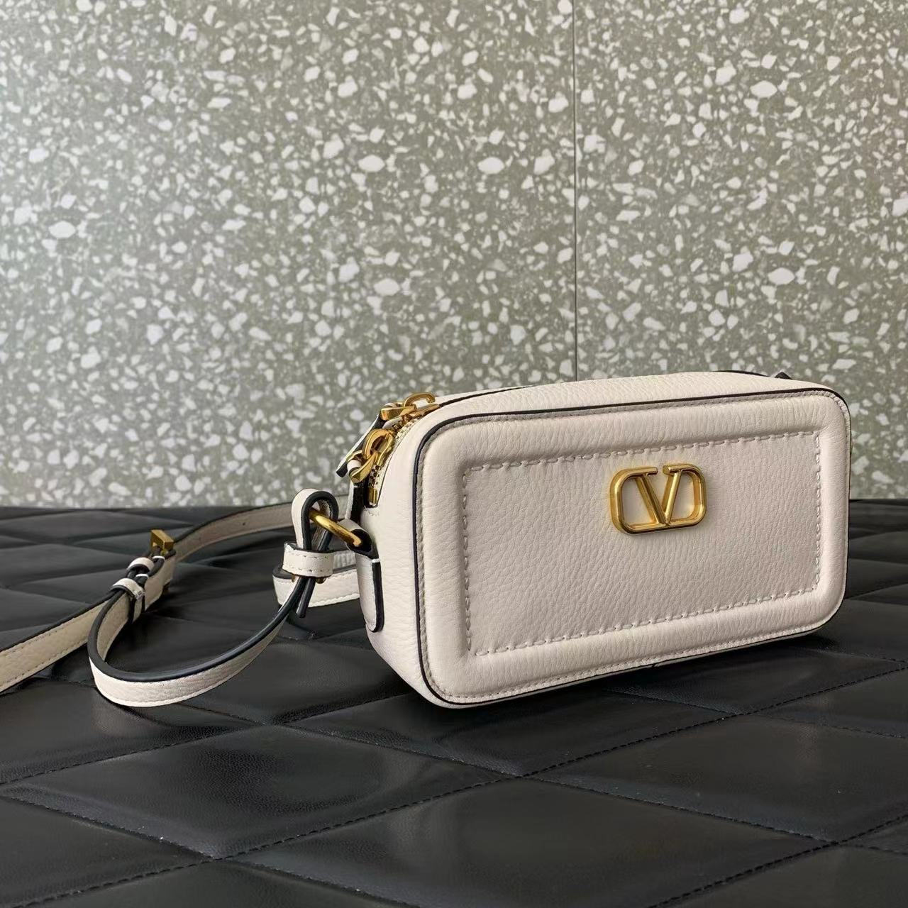 Valentino ヴァレンティノ  バッグ