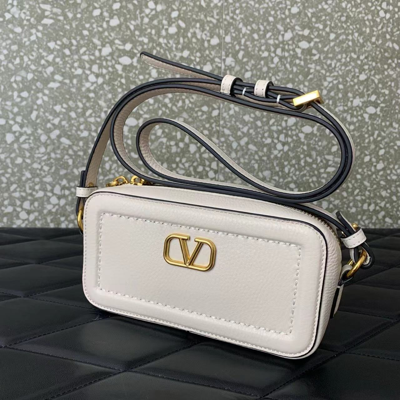 Valentino ヴァレンティノ  バッグ