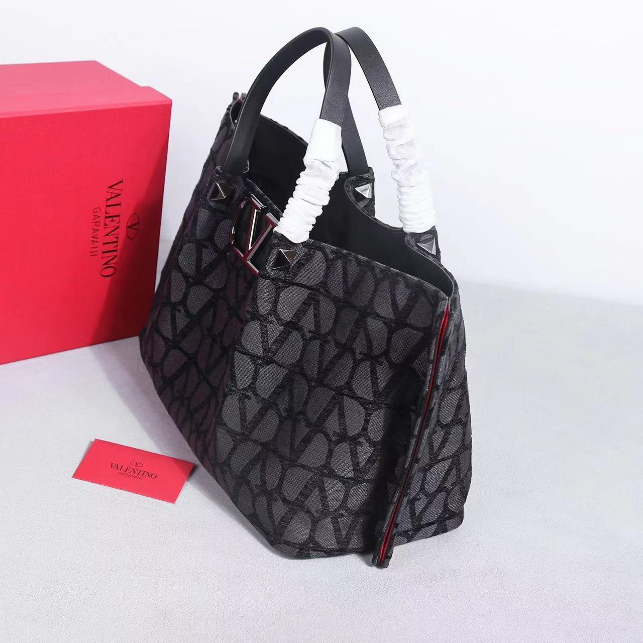 Valentino ヴァレンティノ  バッグ