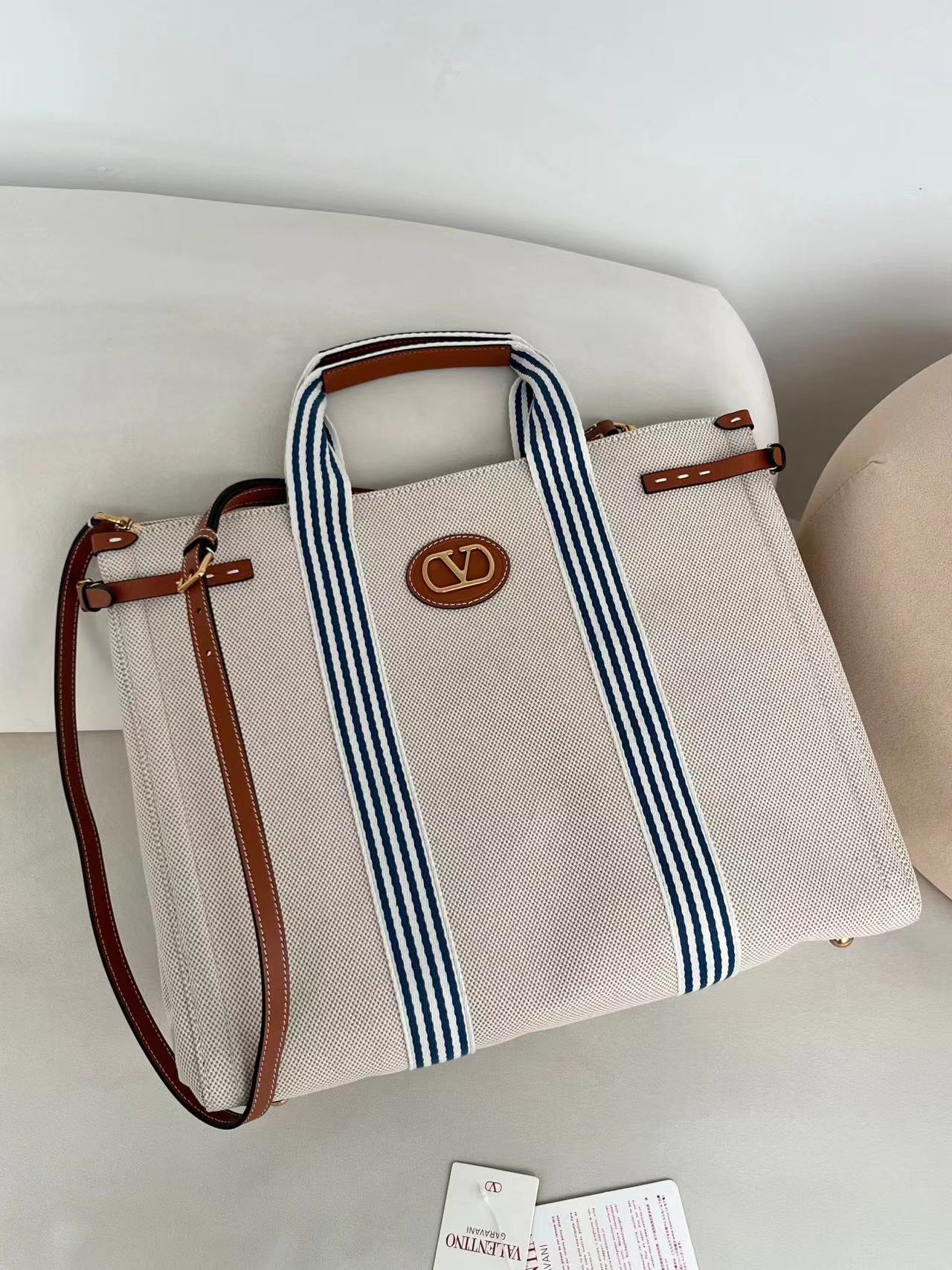 Valentino ヴァレンティノ  バッグ