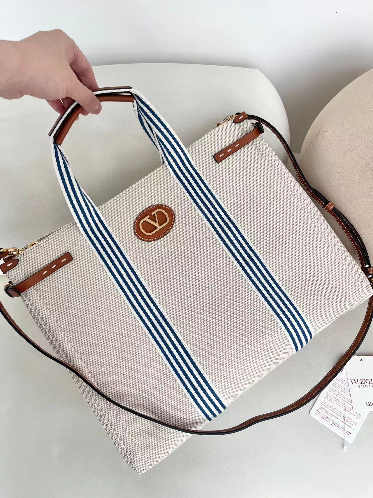 Valentino ヴァレンティノ  バッグ