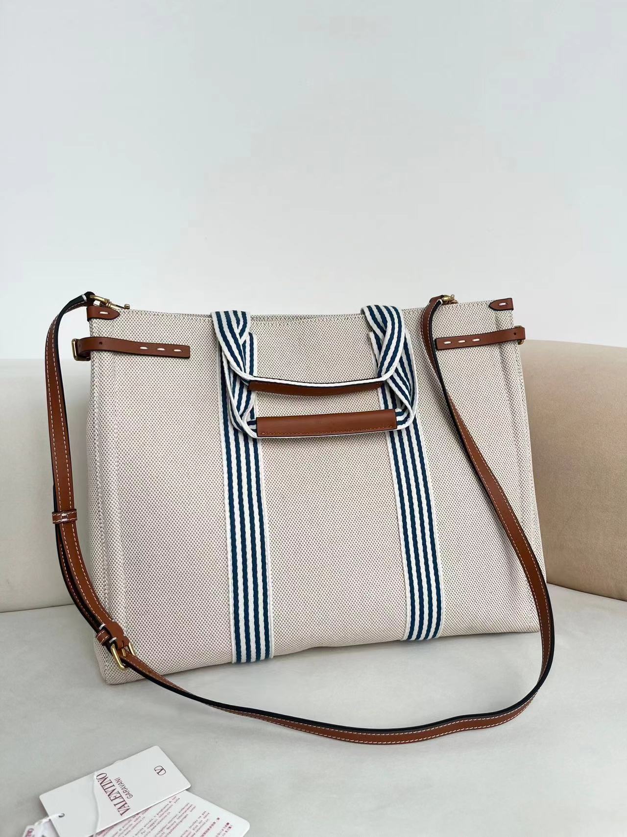 Valentino ヴァレンティノ  バッグ