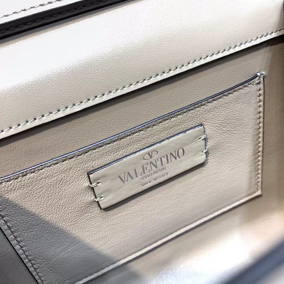 Valentino ヴァレンティノ  バッグ