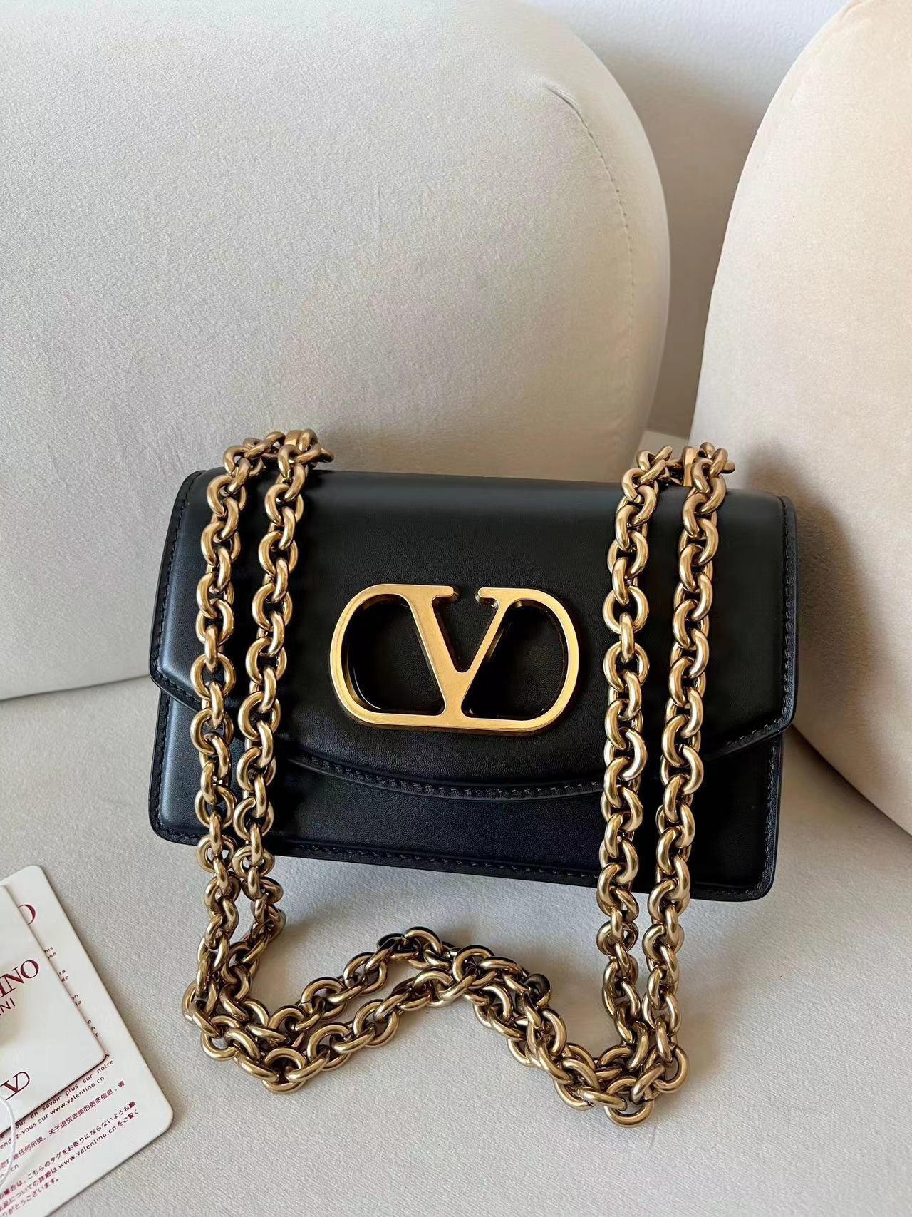 Valentino ヴァレンティノ  バッグ