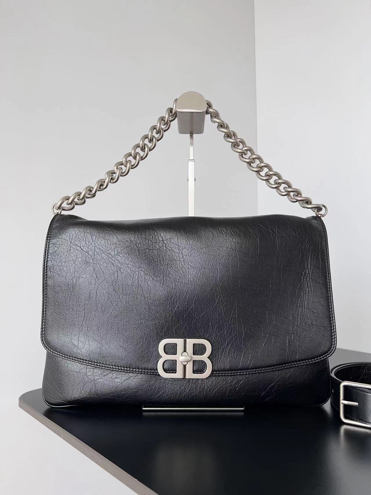 Balenciaga バレンシアガ  バッグ