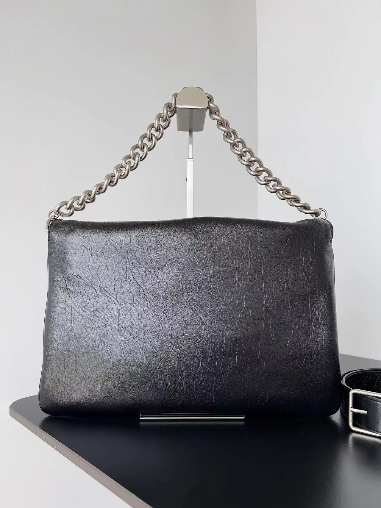 Balenciaga バレンシアガ  バッグ
