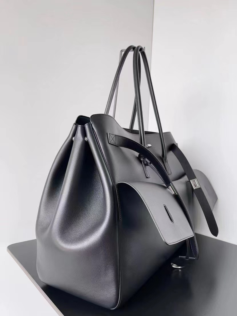 Balenciaga バレンシアガ  バッグ