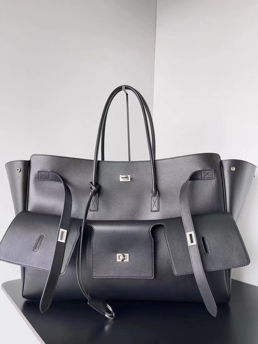 Balenciaga バレンシアガ  バッグ