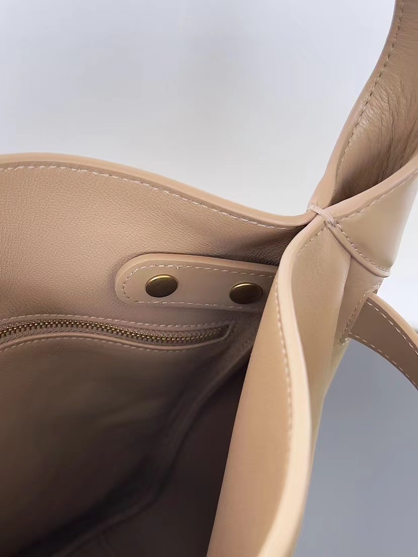 Balenciaga バレンシアガ  バッグ