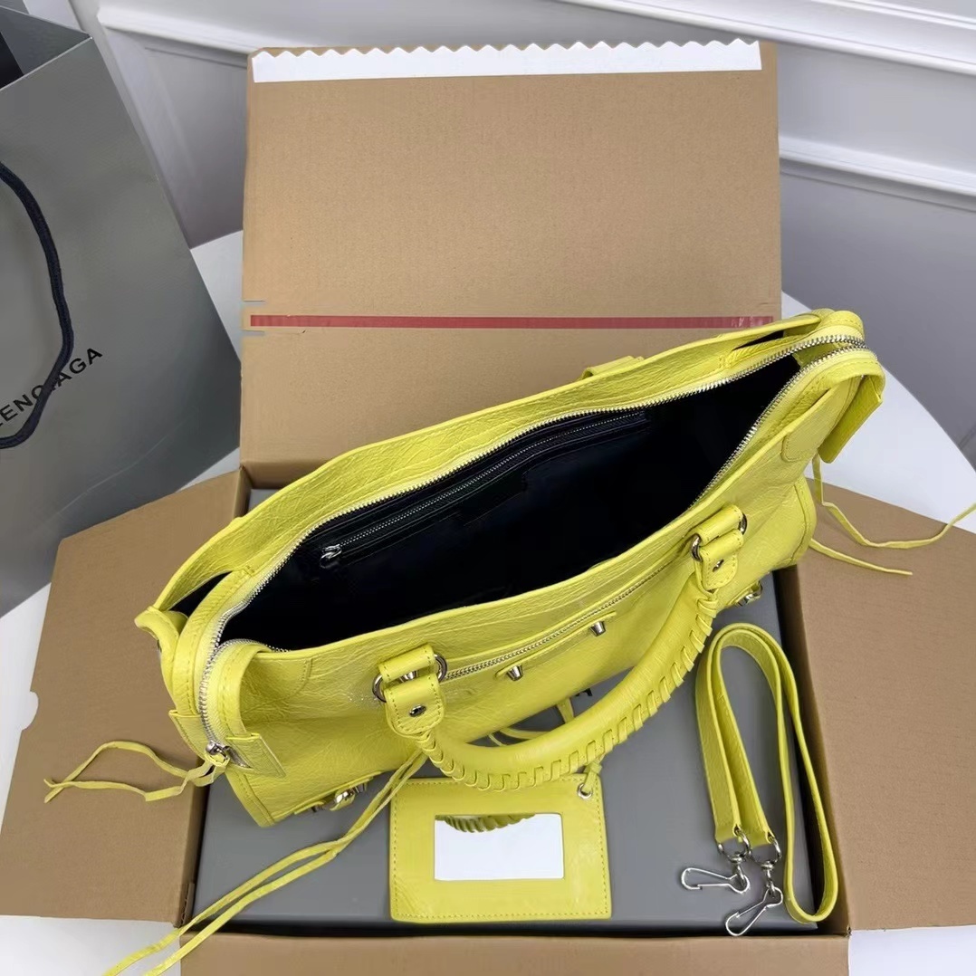 Balenciaga バレンシアガ  バッグ