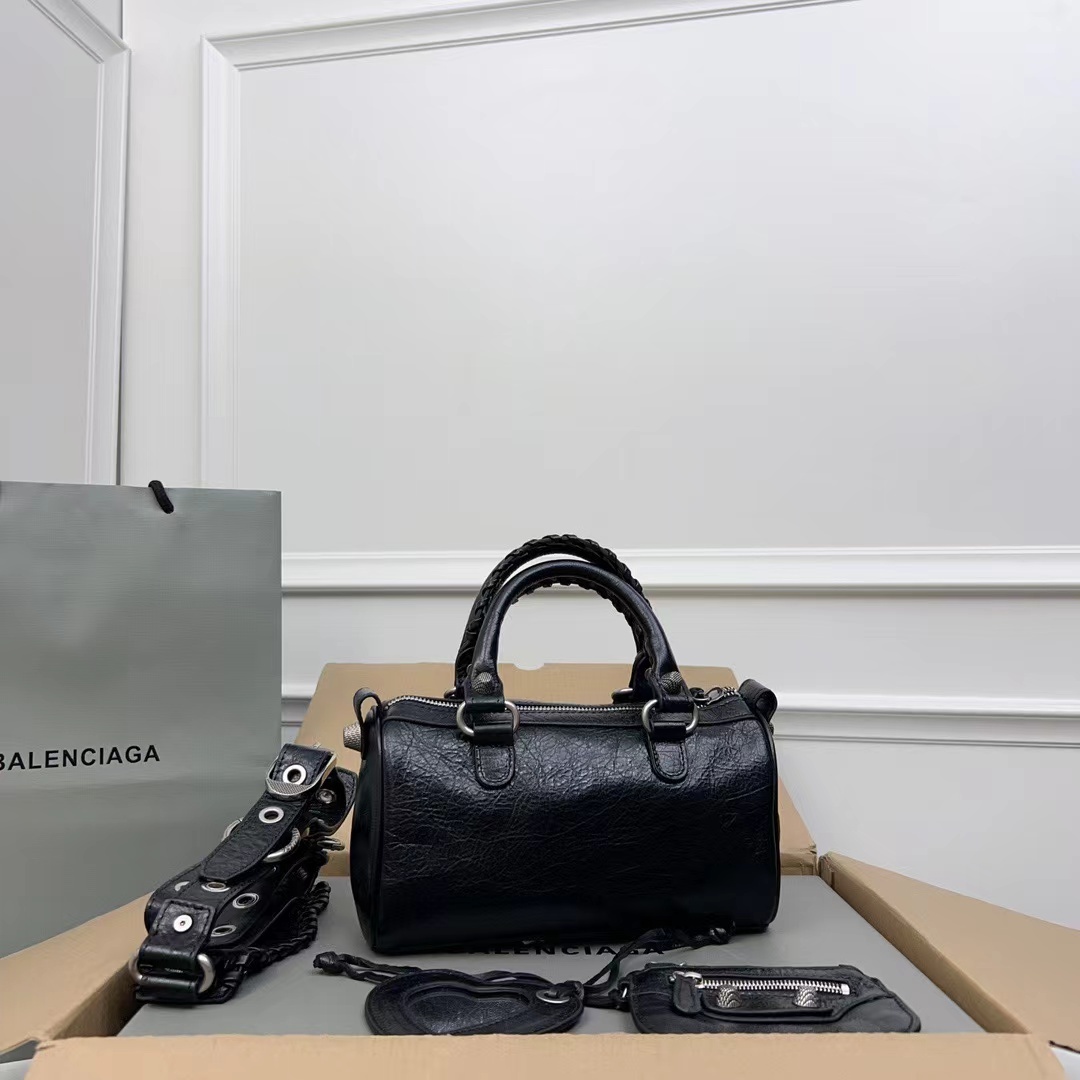 Balenciaga バレンシアガ  バッグ