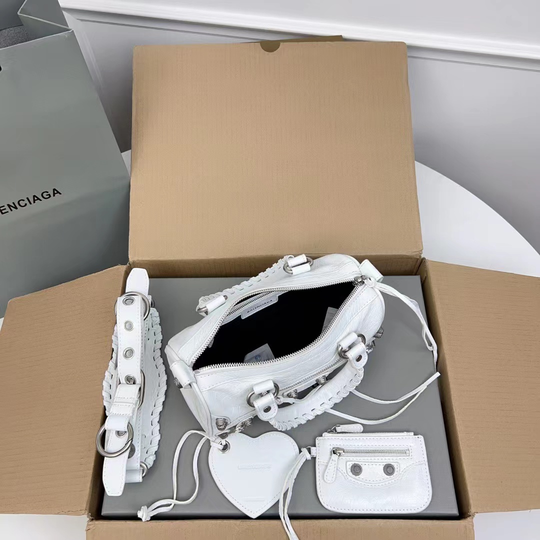 Balenciaga バレンシアガ  バッグ