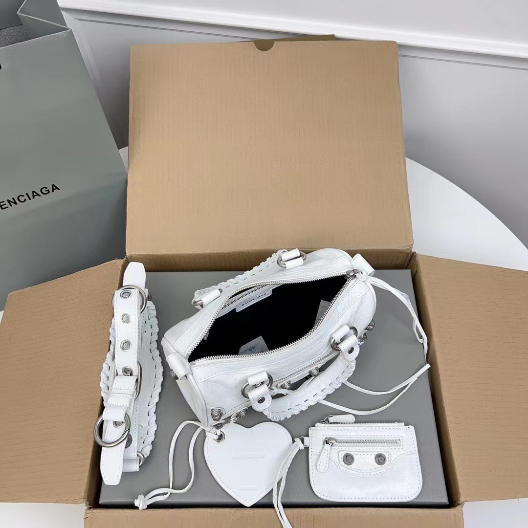 Balenciaga バレンシアガ  バッグ