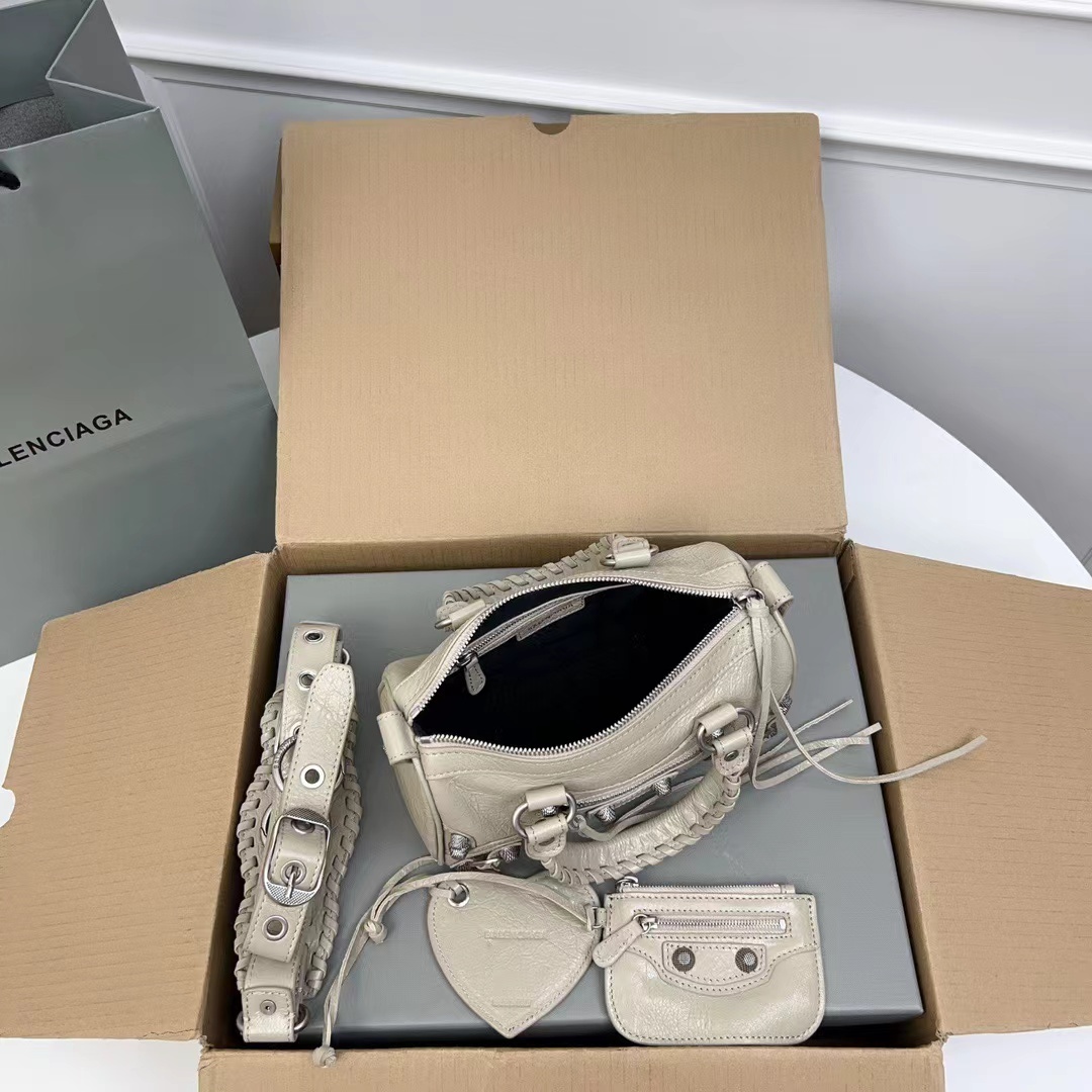 Balenciaga バレンシアガ  バッグ