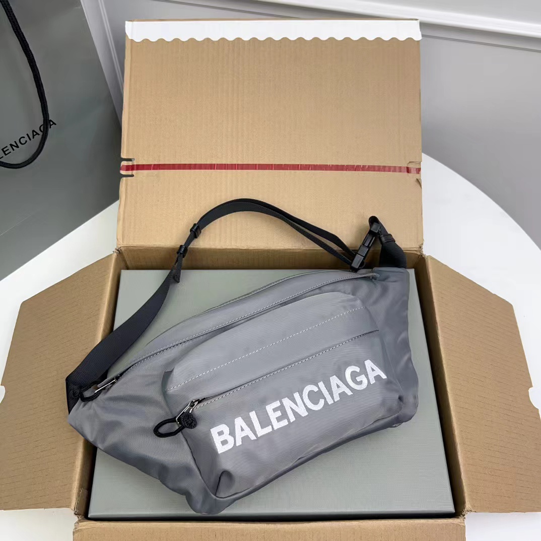 Balenciaga バレンシアガ  バッグ