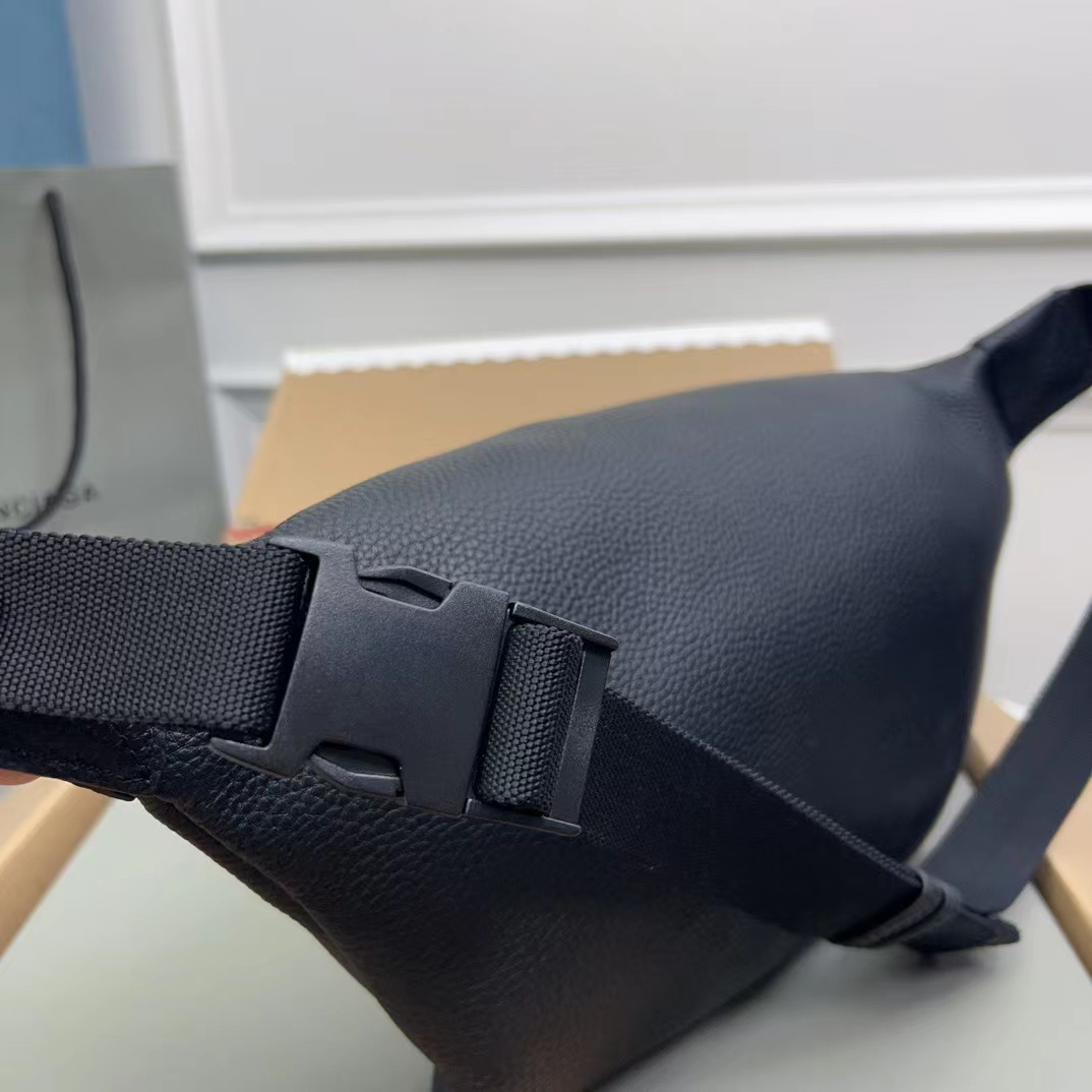 Balenciaga バレンシアガ  バッグ