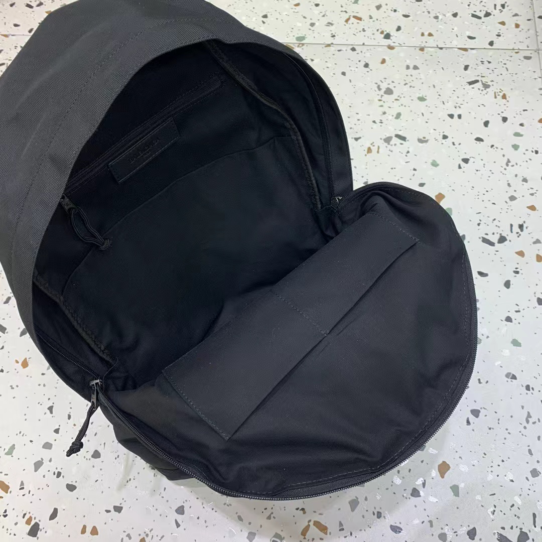 Balenciaga バレンシアガ  バッグ