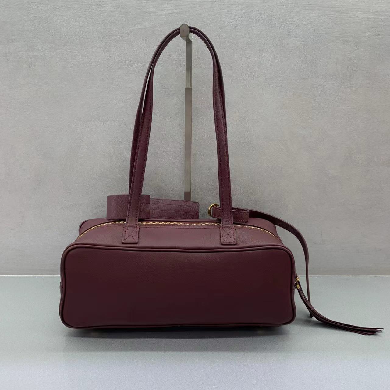 Balenciaga バレンシアガ  バッグ