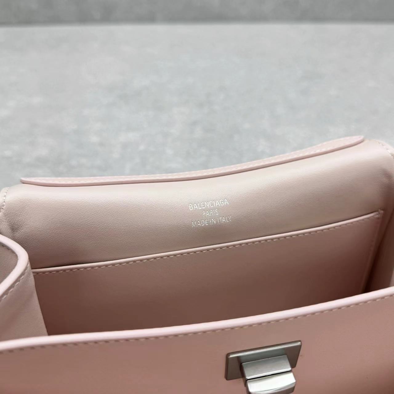 Balenciaga バレンシアガ  バッグ