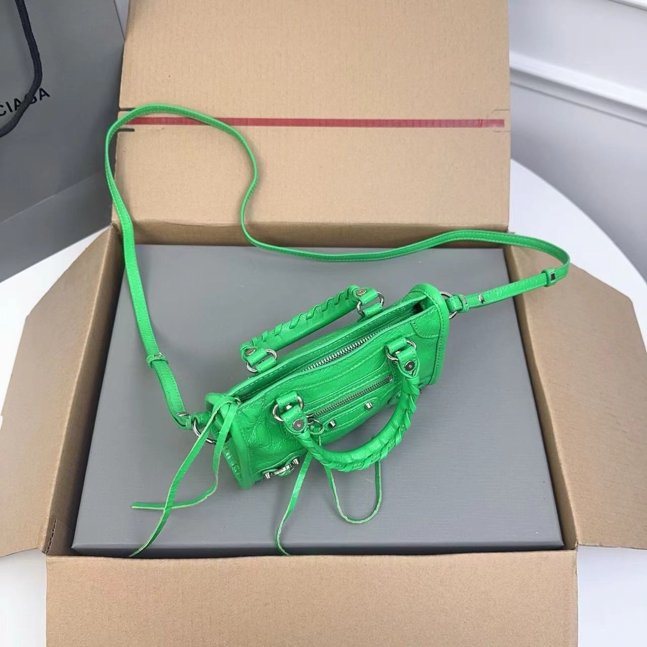 Balenciaga バレンシアガ  バッグ