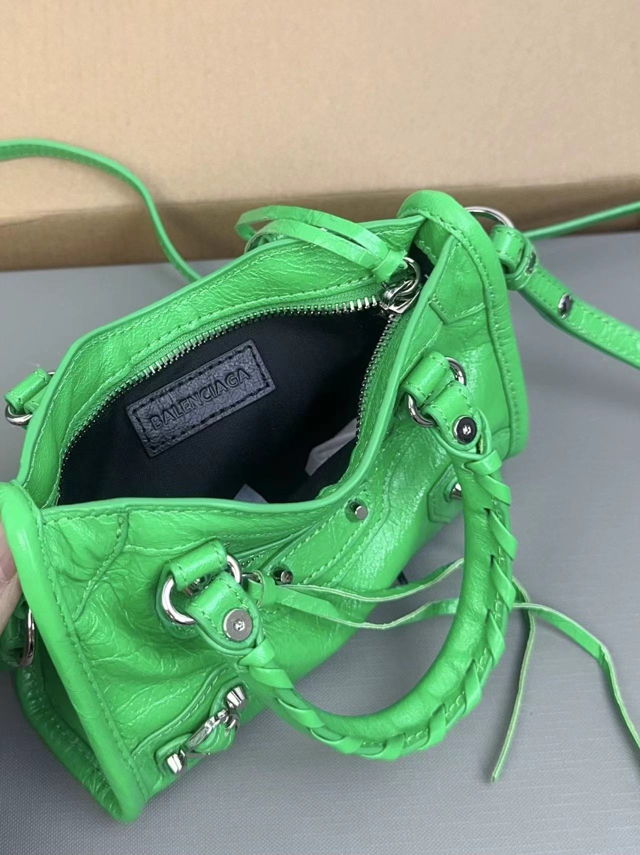 Balenciaga バレンシアガ  バッグ
