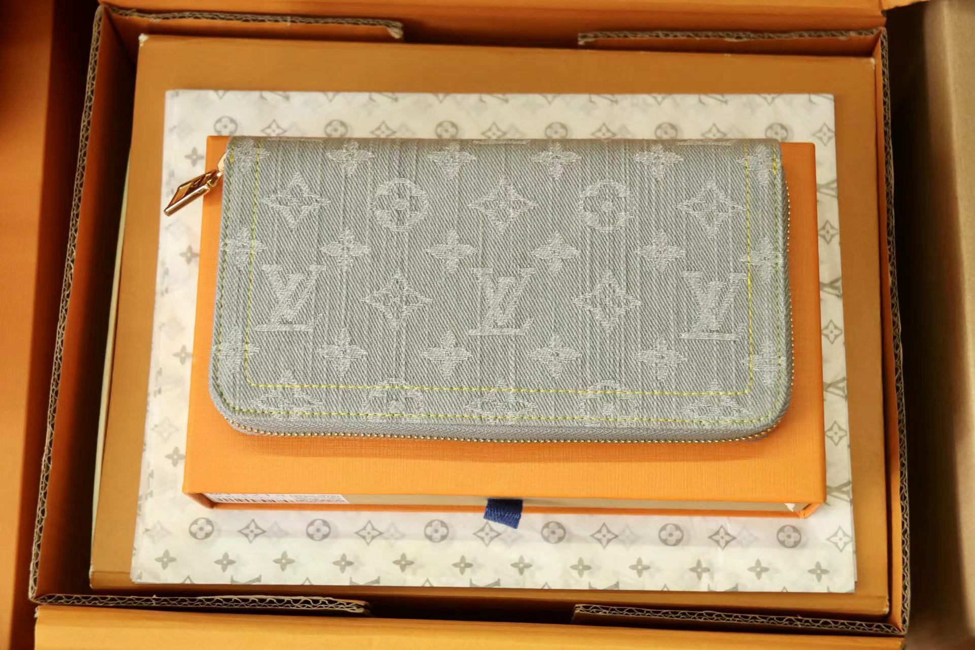 ルイヴィトン Louis Vuitton 財布