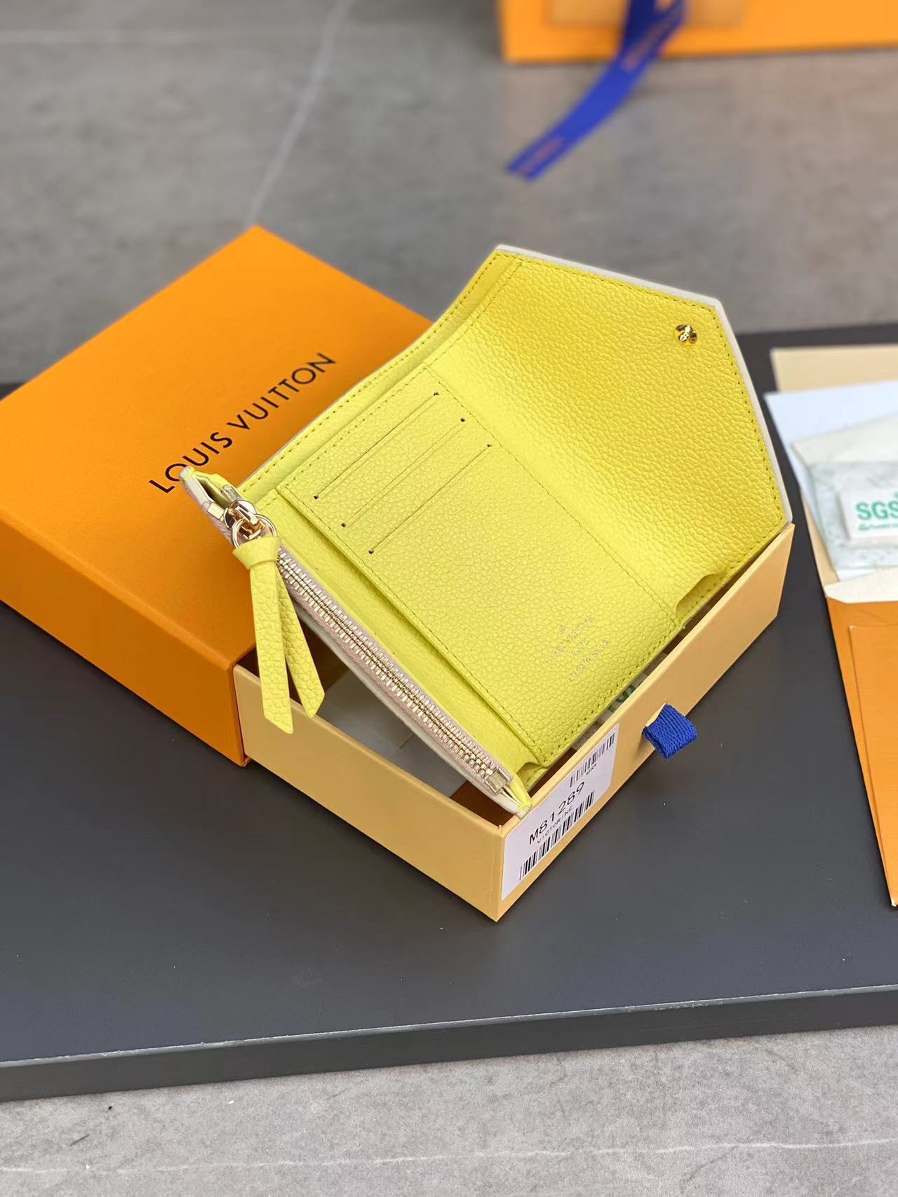 ルイヴィトン Louis Vuitton 財布