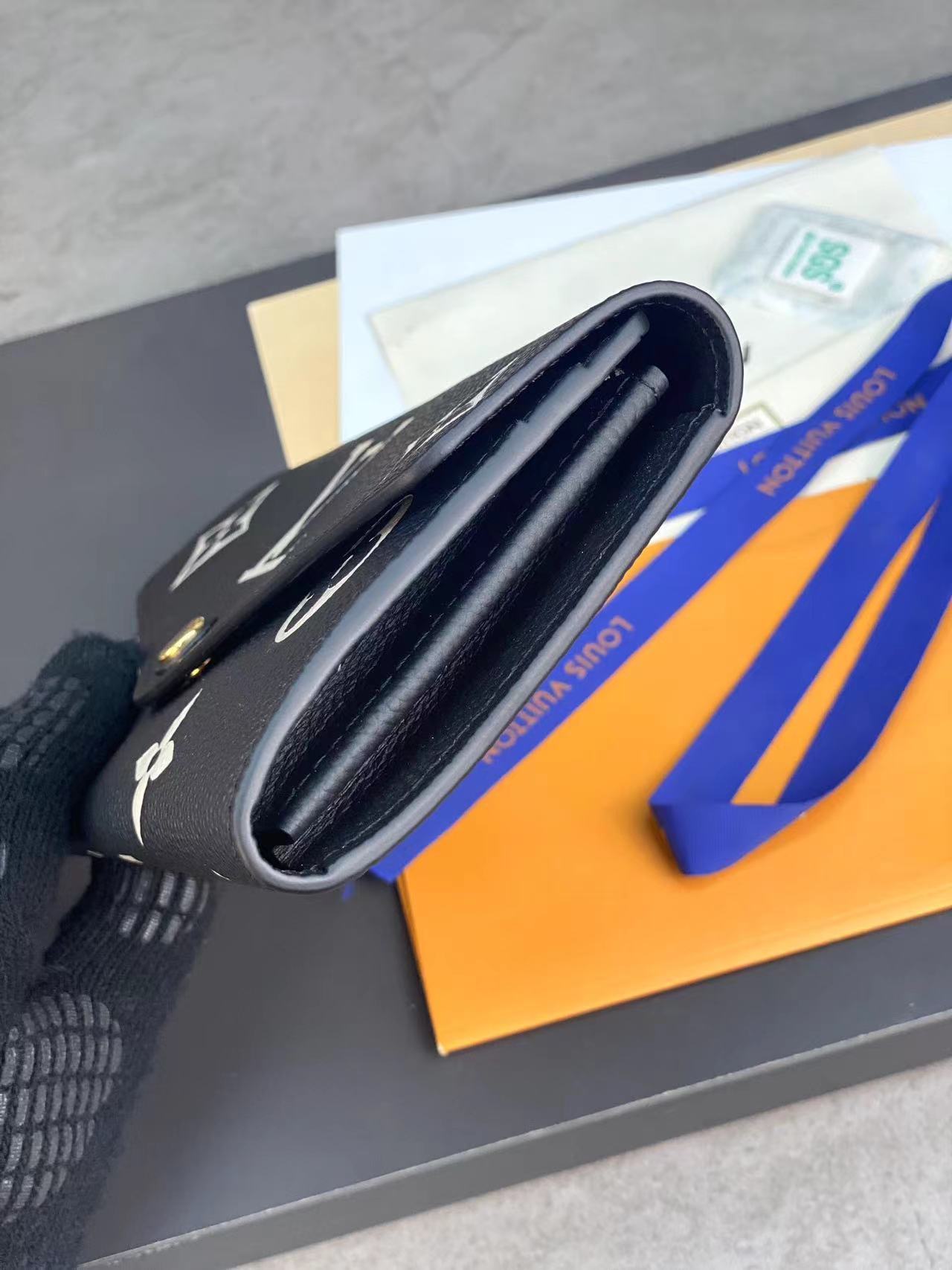 ルイヴィトン Louis Vuitton 財布