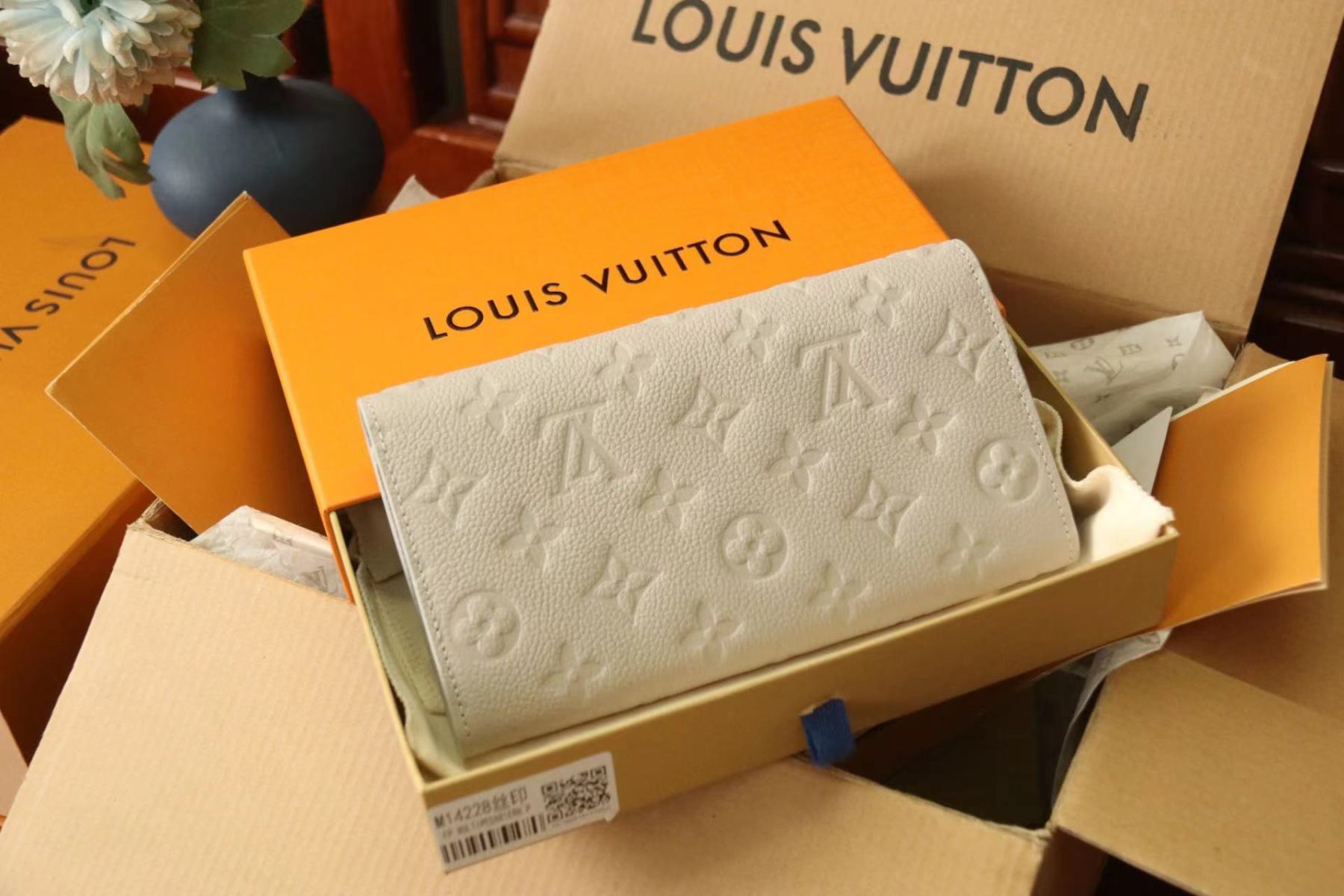 ルイヴィトン Louis Vuitton 財布
