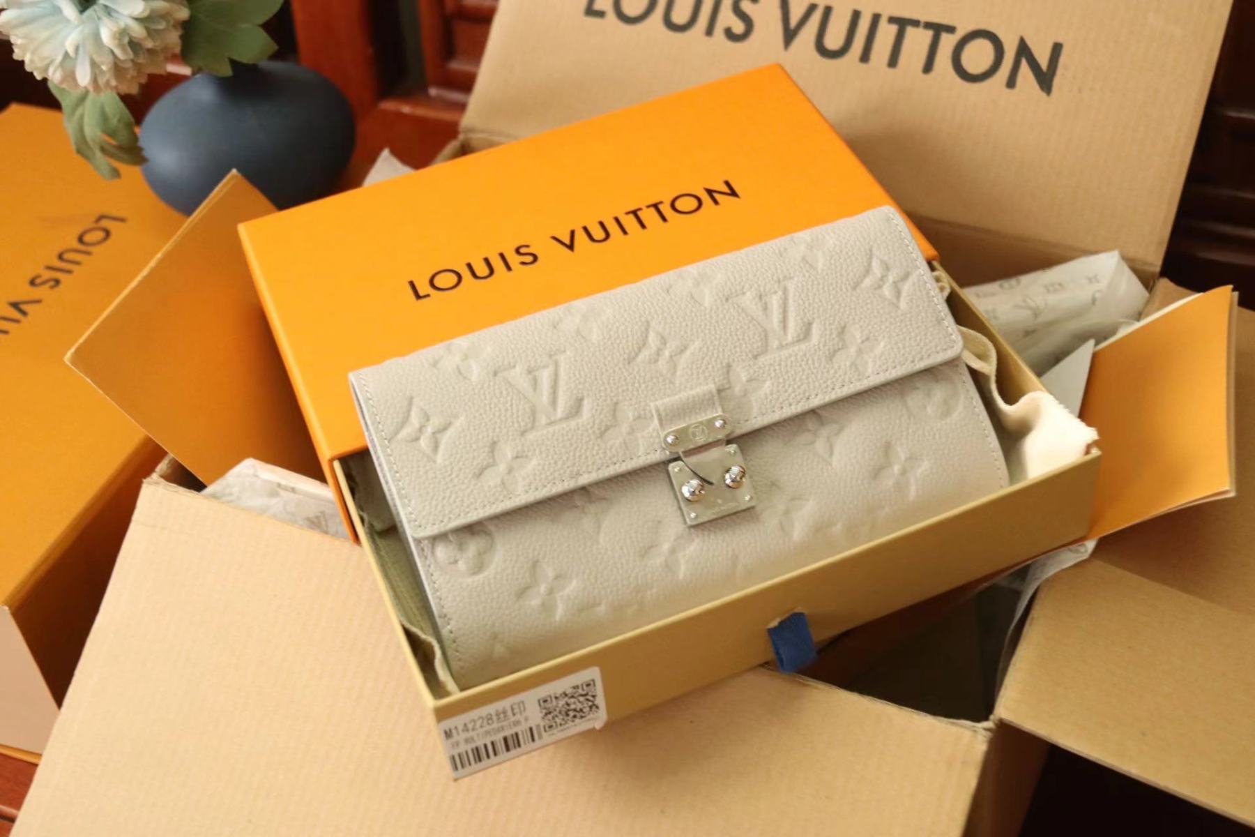 ルイヴィトン Louis Vuitton 財布