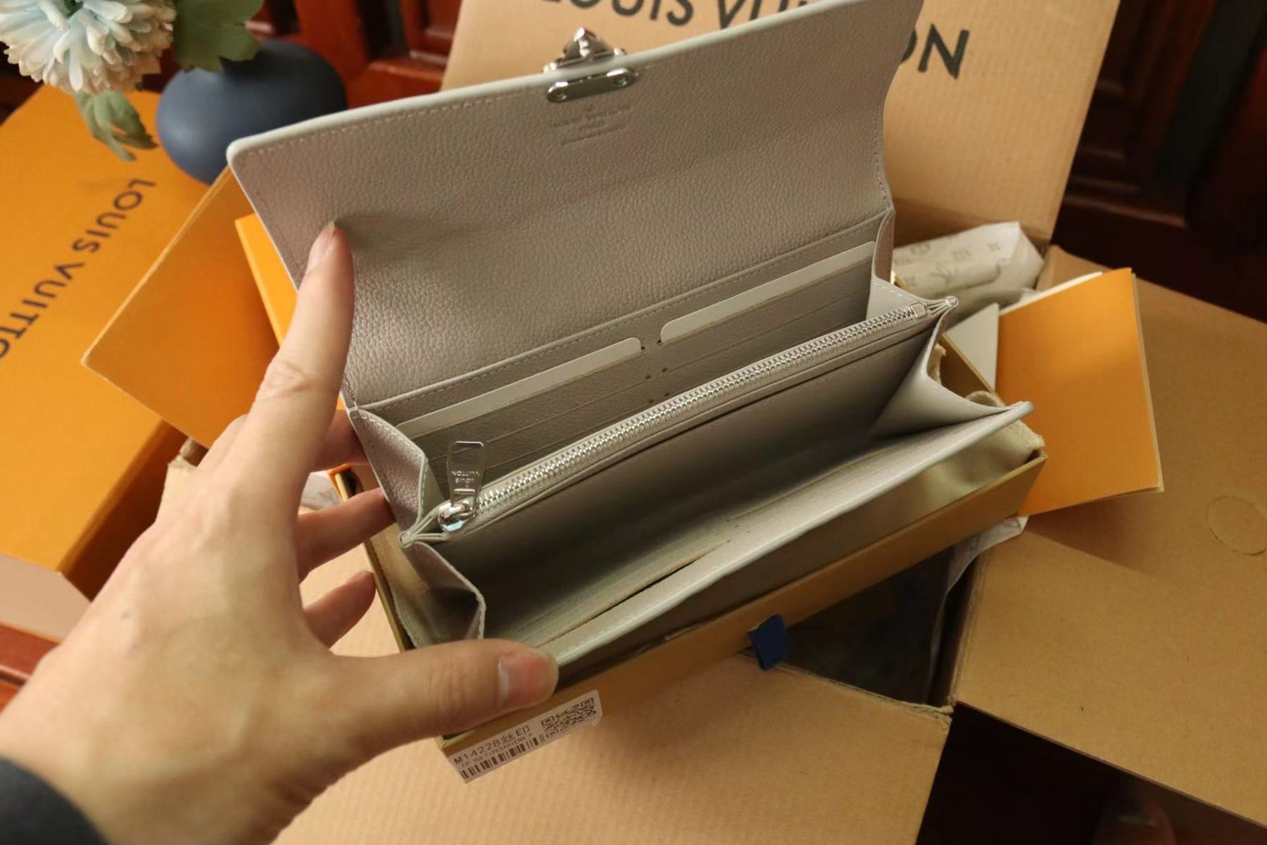 ルイヴィトン Louis Vuitton 財布