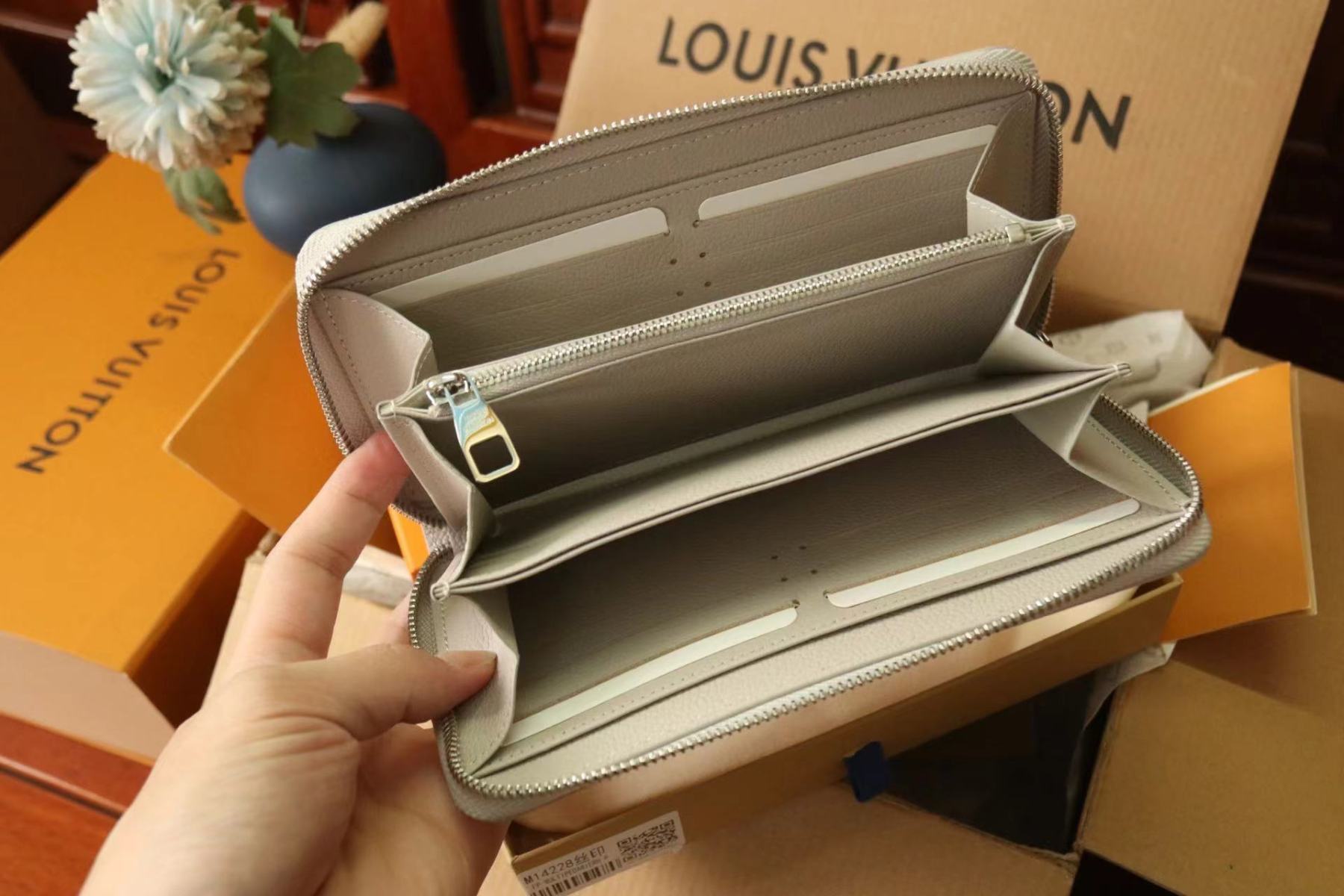 ルイヴィトン Louis Vuitton 財布