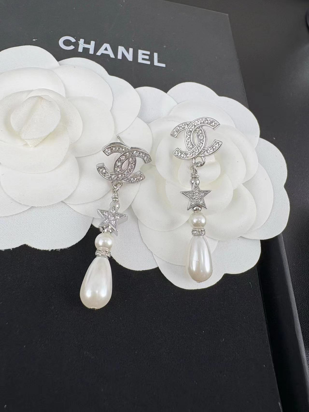 CHANEL シャネル ピアス