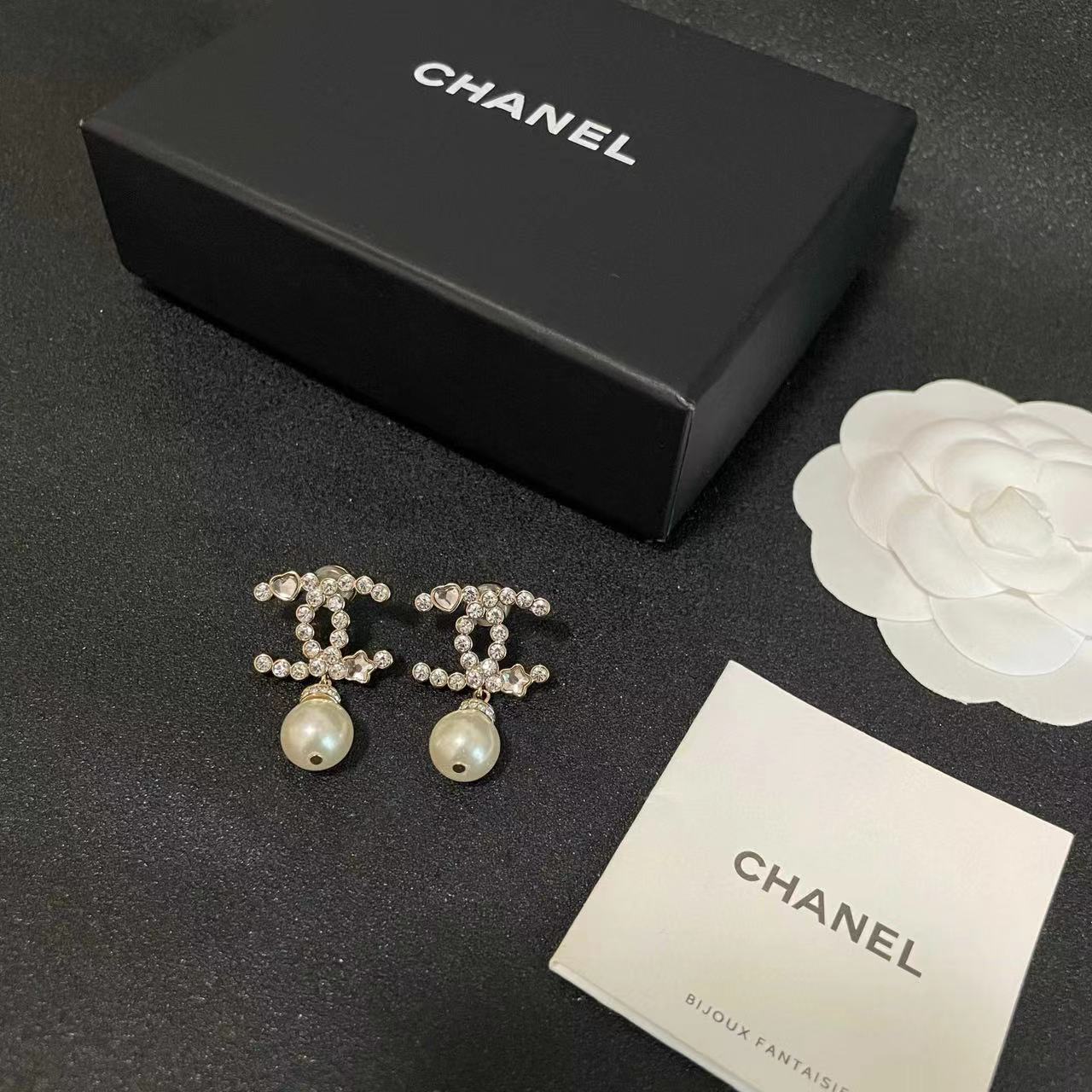 CHANEL シャネル ピアス