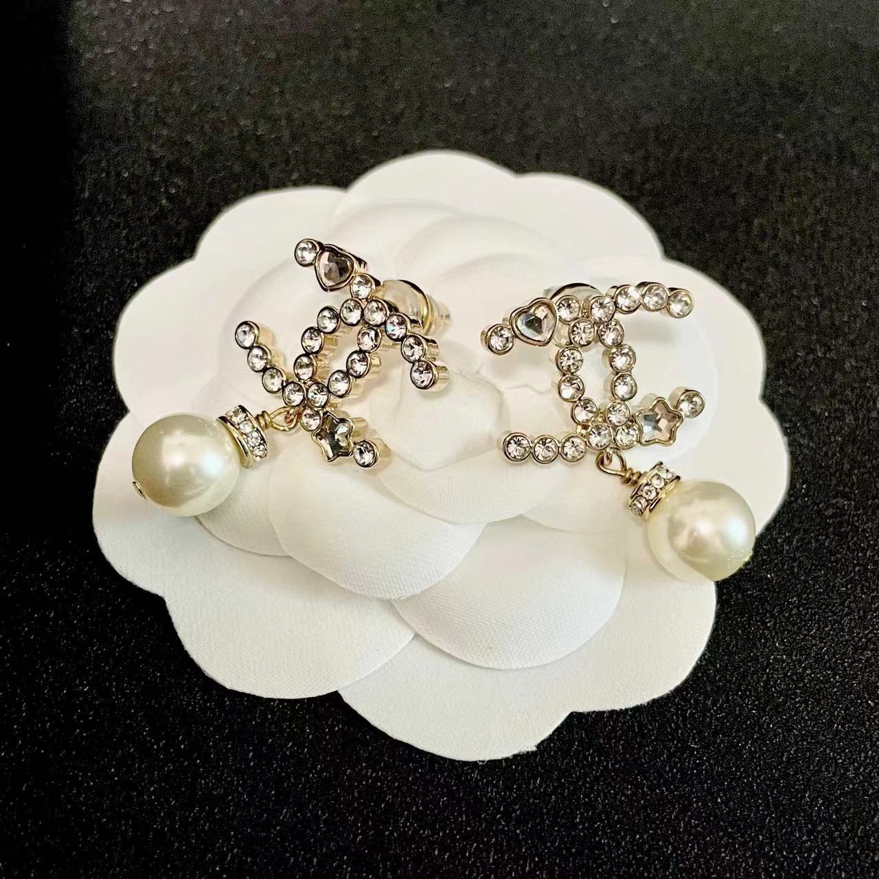 CHANEL シャネル ピアス