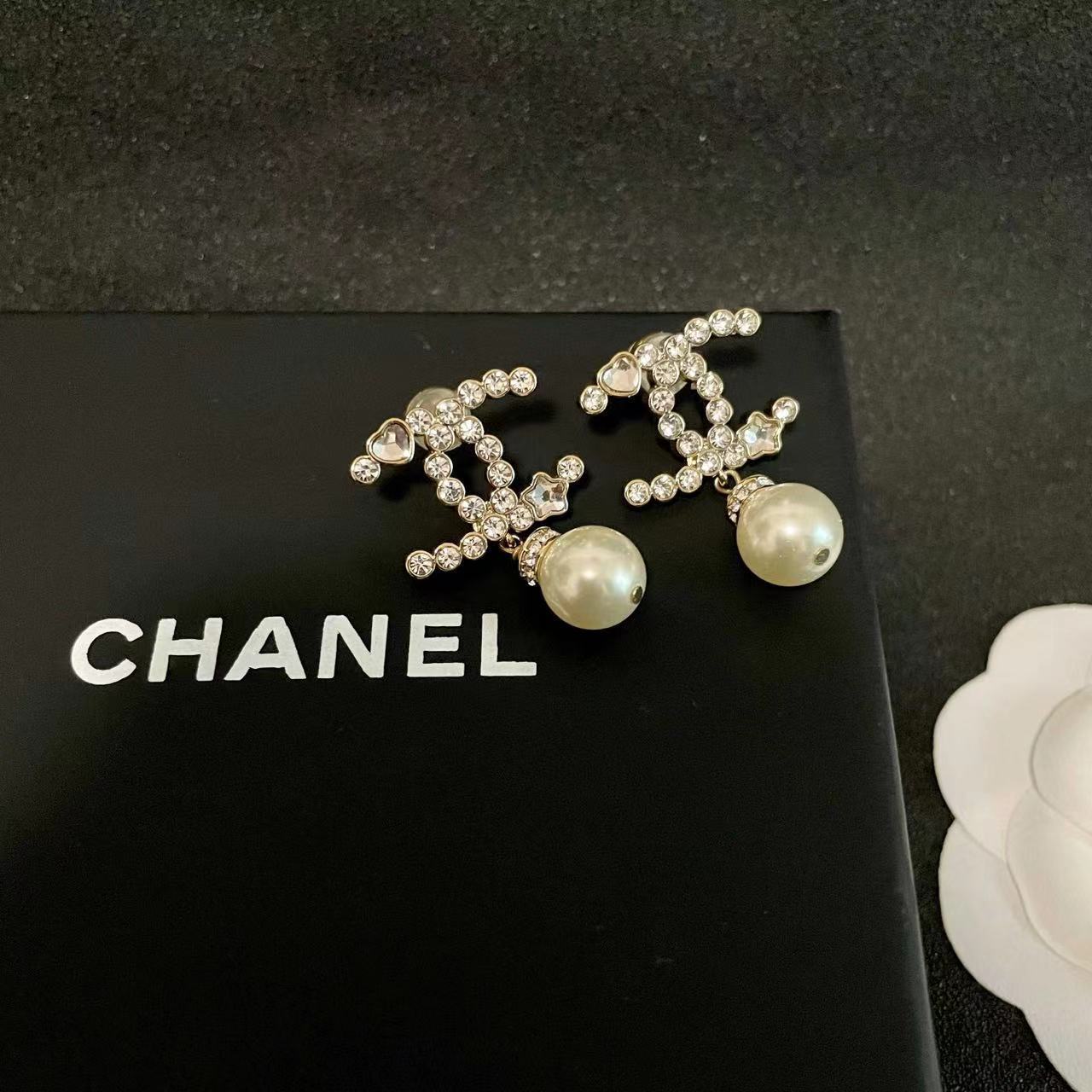 CHANEL シャネル ピアス