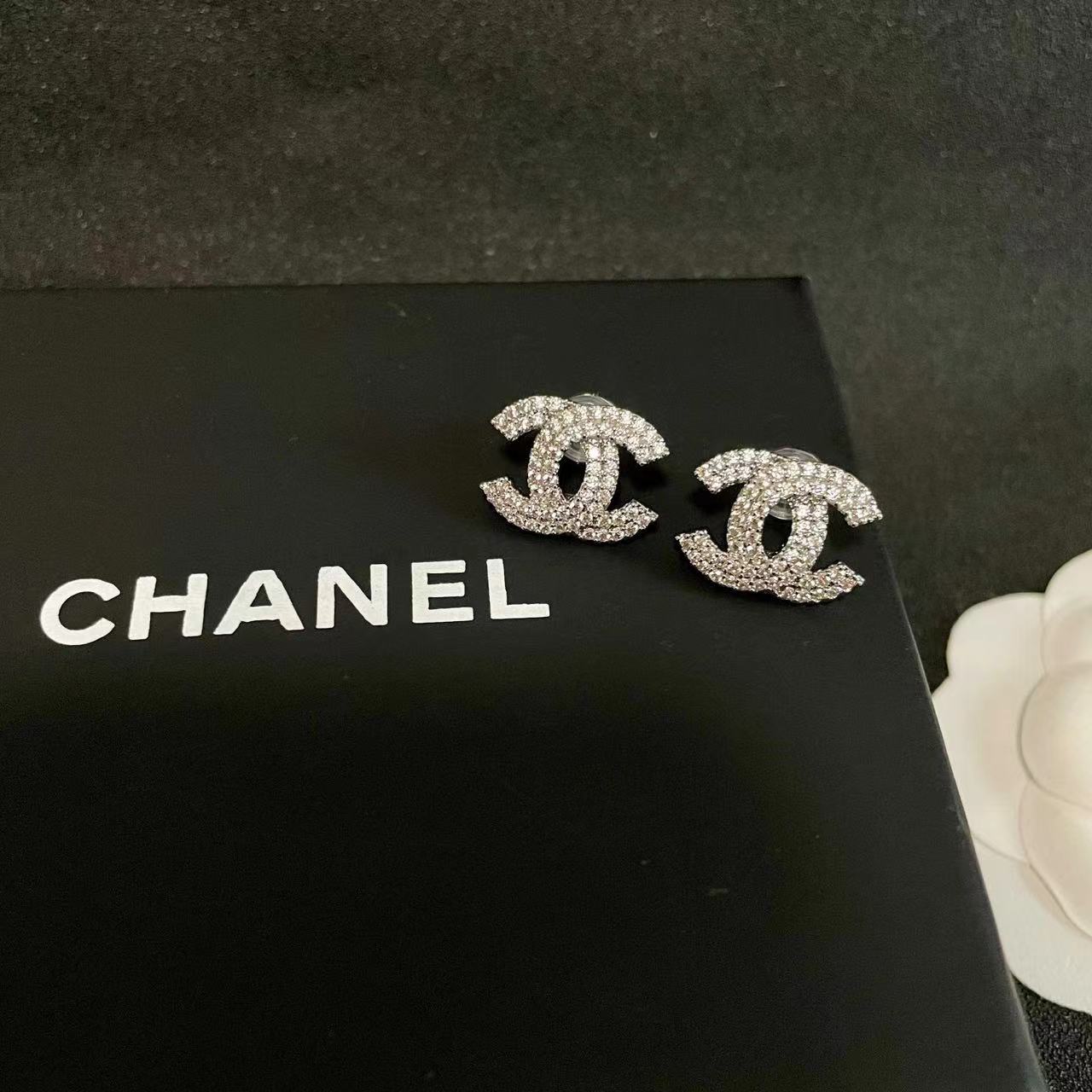 CHANEL シャネル ピアス