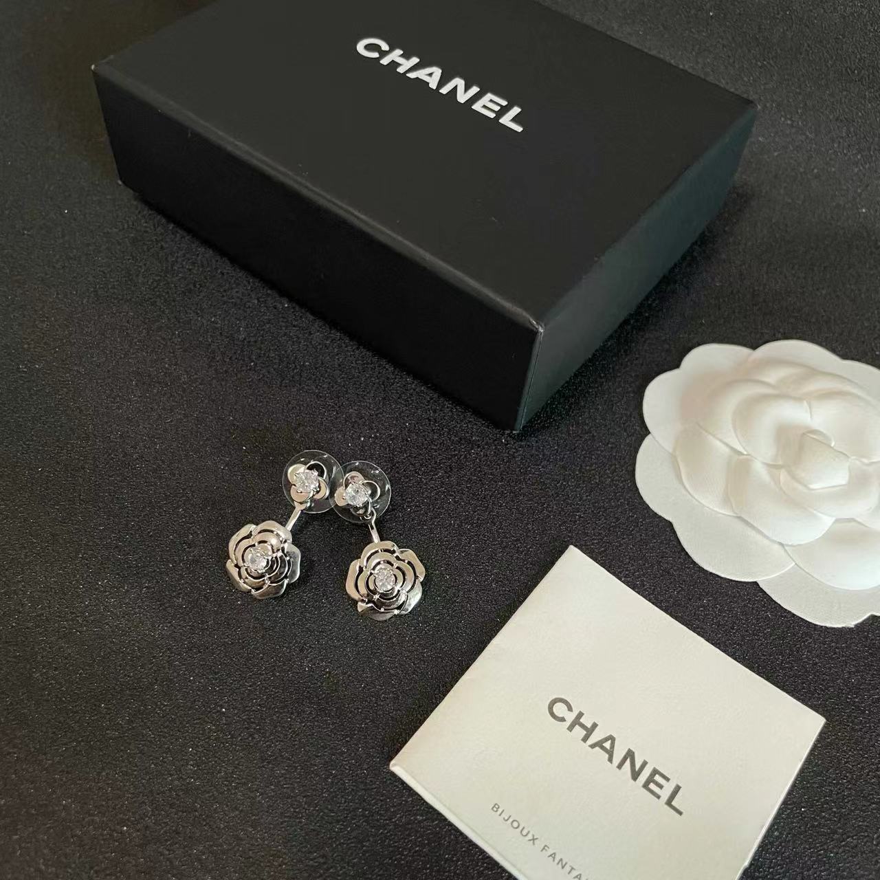 CHANEL シャネル ピアス