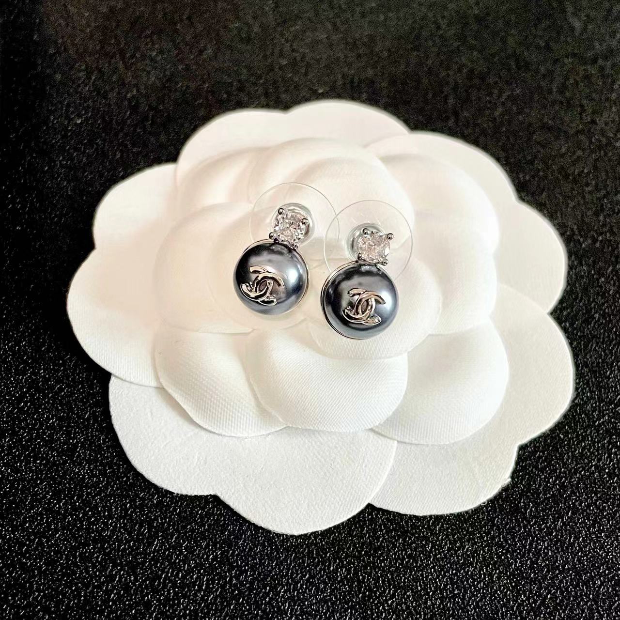 CHANEL シャネル ピアス