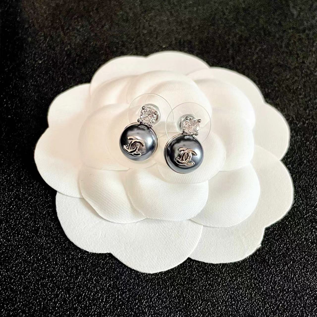 CHANEL シャネル ピアス