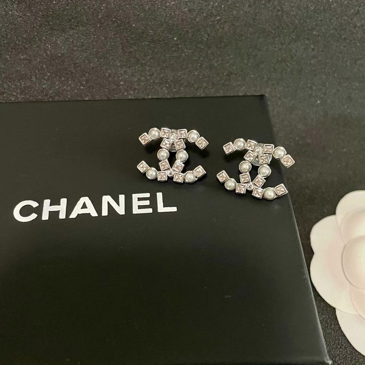 CHANEL シャネル ピアス