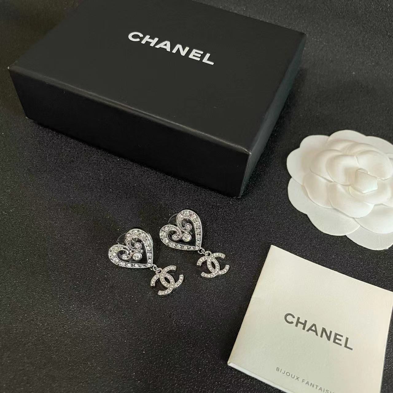 CHANEL シャネル ピアス