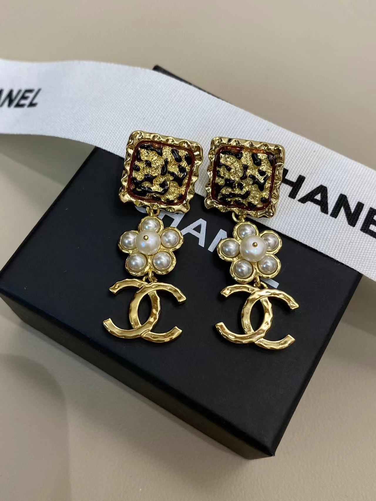CHANEL シャネル ピアス