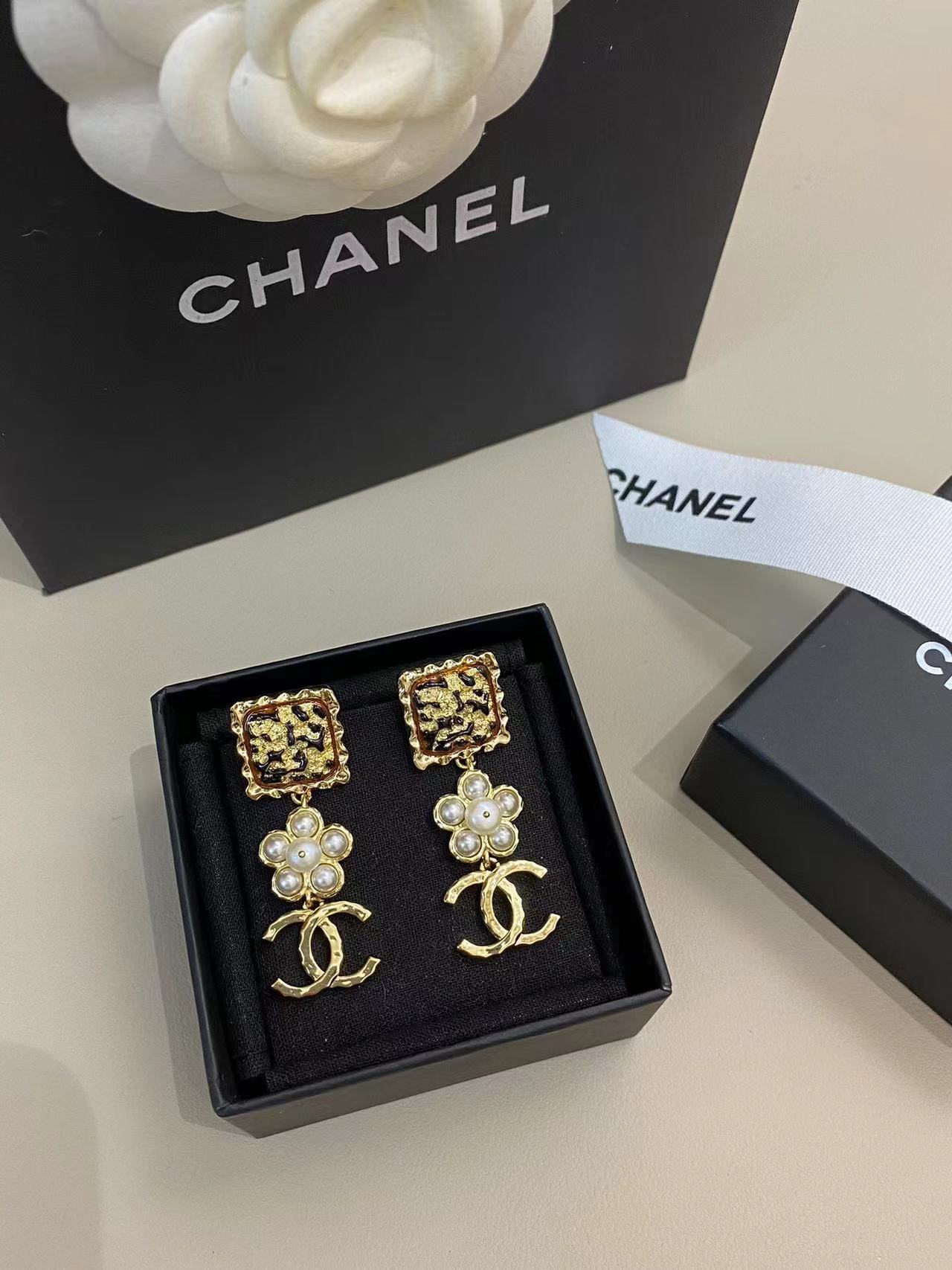 CHANEL シャネル ピアス