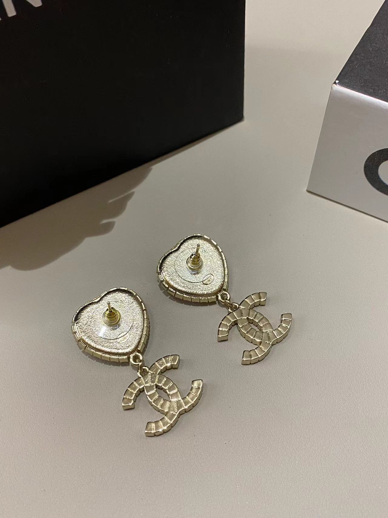 CHANEL シャネル ピアス