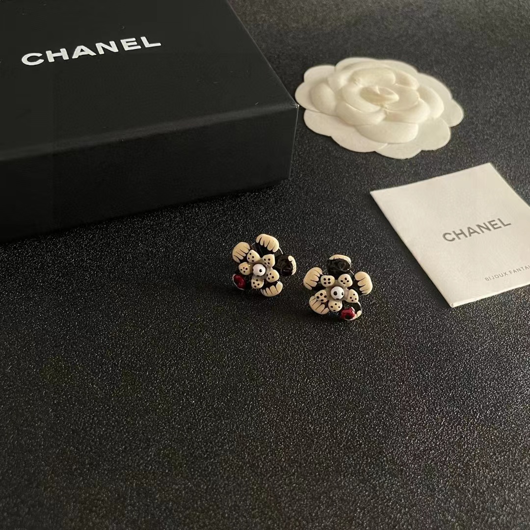CHANEL シャネル ピアス