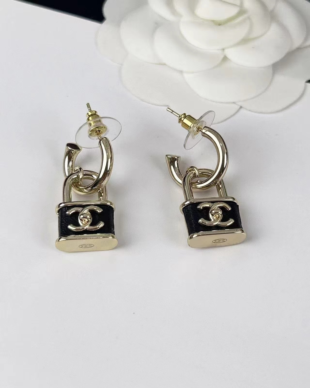 CHANEL シャネル ピアス