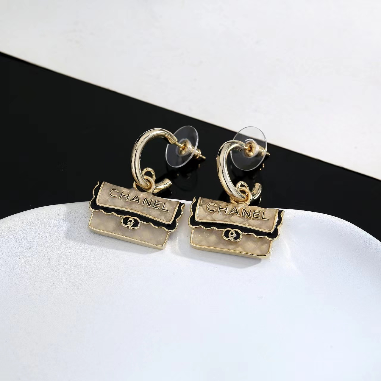 CHANEL シャネル ピアス