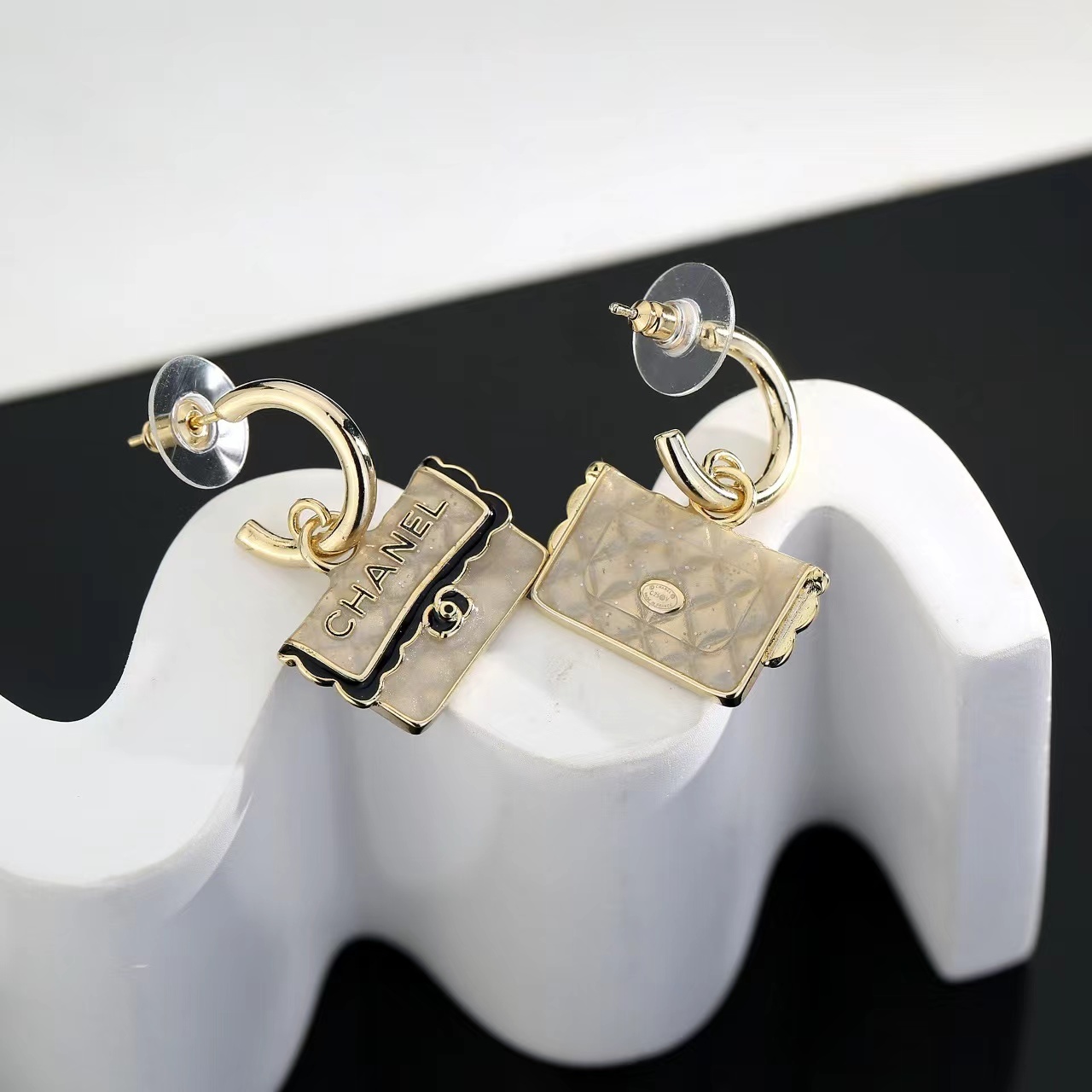 CHANEL シャネル ピアス