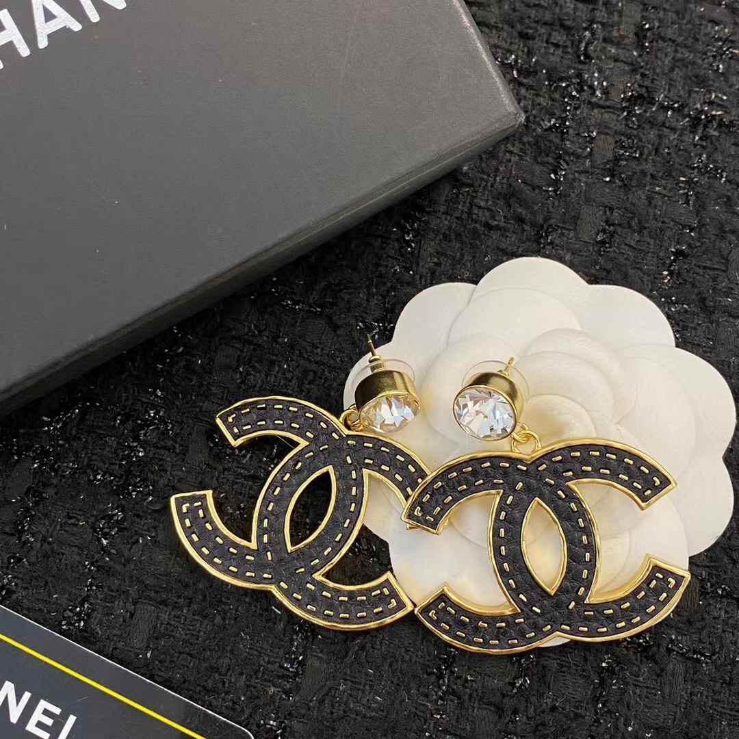 CHANEL シャネル ピアス